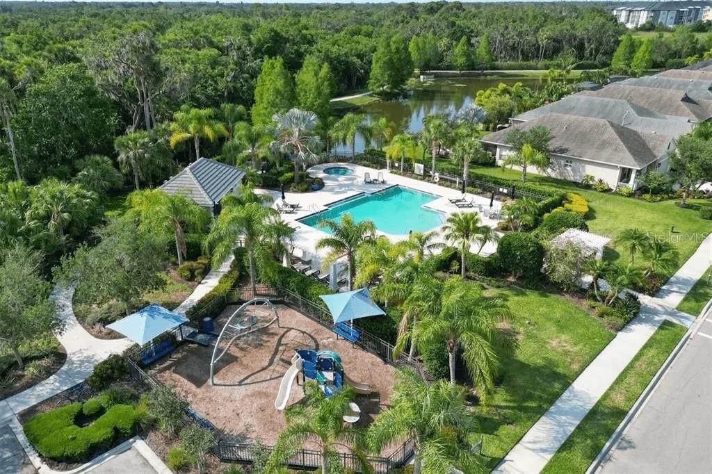 Image 24 of 30 For 4815 Woodbrook Drive