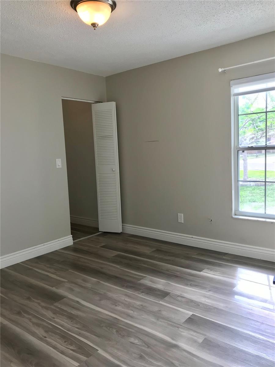 Image 10 of 25 For 11059 Springridge Drive