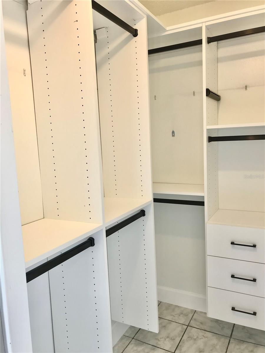 Image 14 of 25 For 11059 Springridge Drive