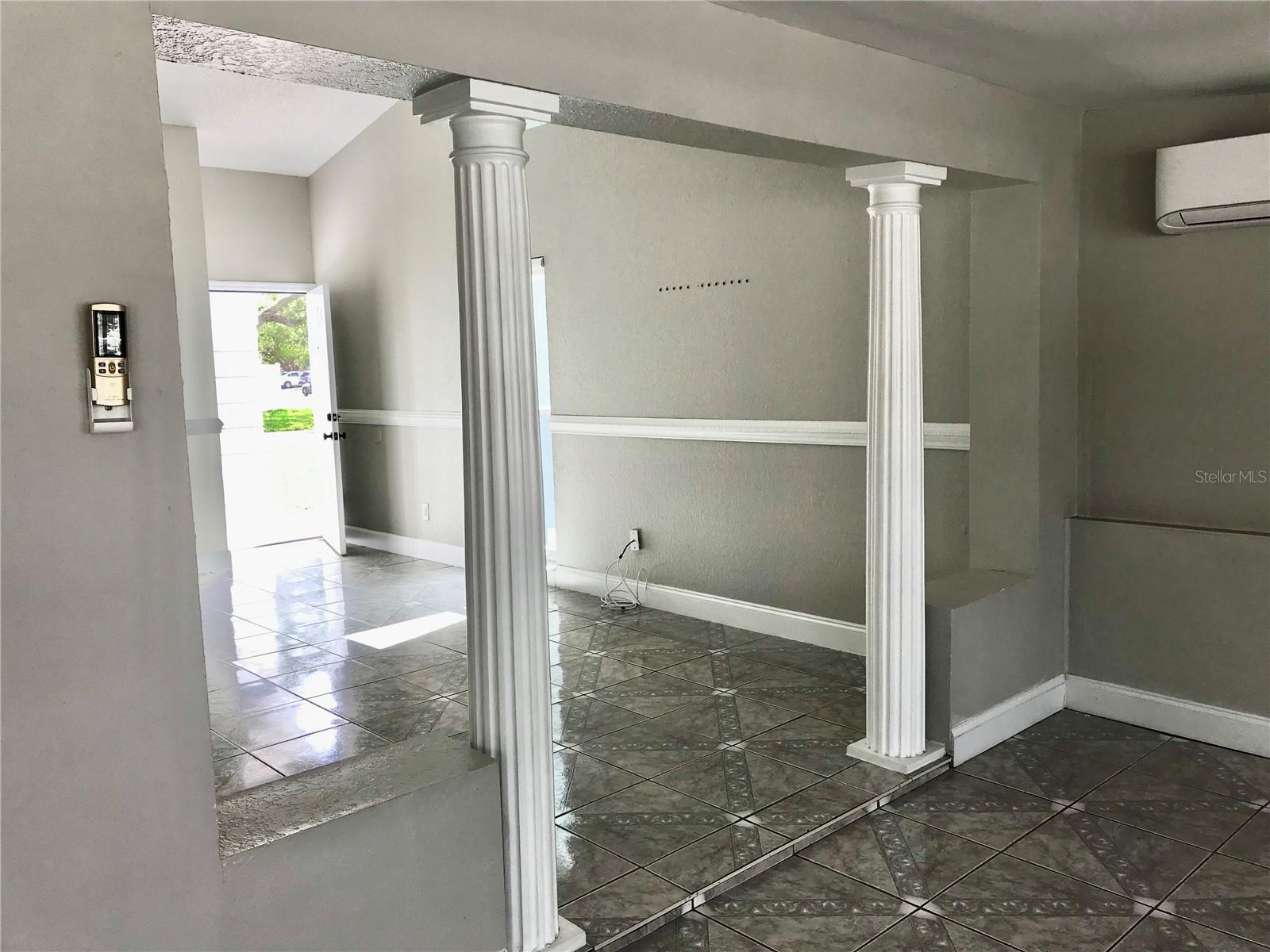 Image 20 of 25 For 11059 Springridge Drive