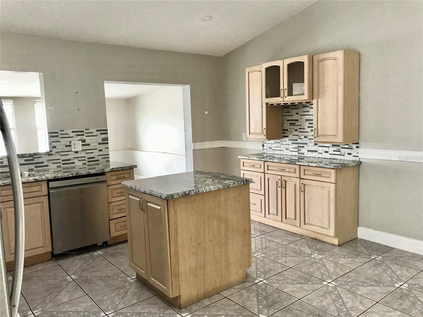 Image 7 of 25 For 11059 Springridge Drive