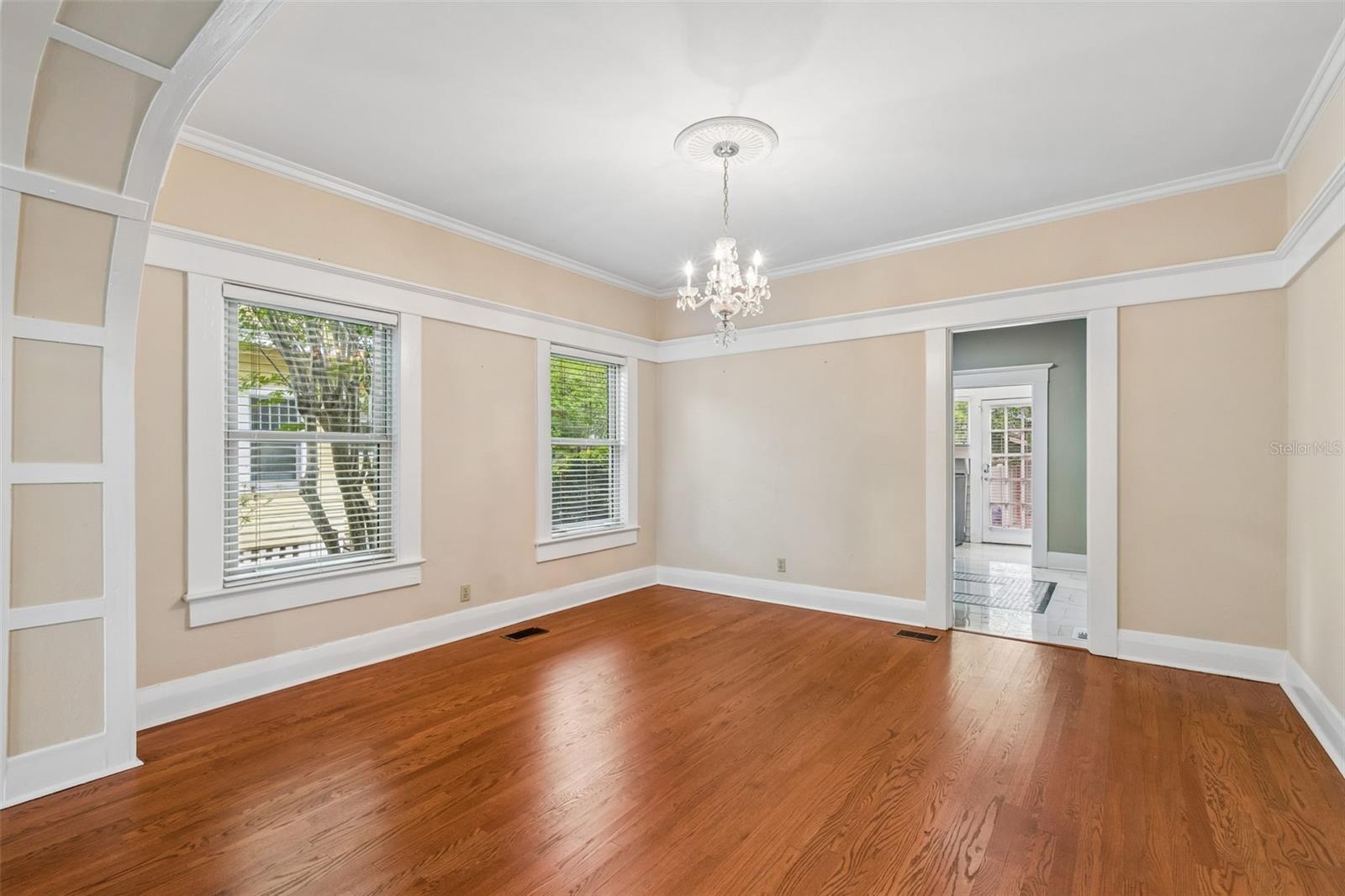 Image 13 of 57 For 1107 Horatio Street