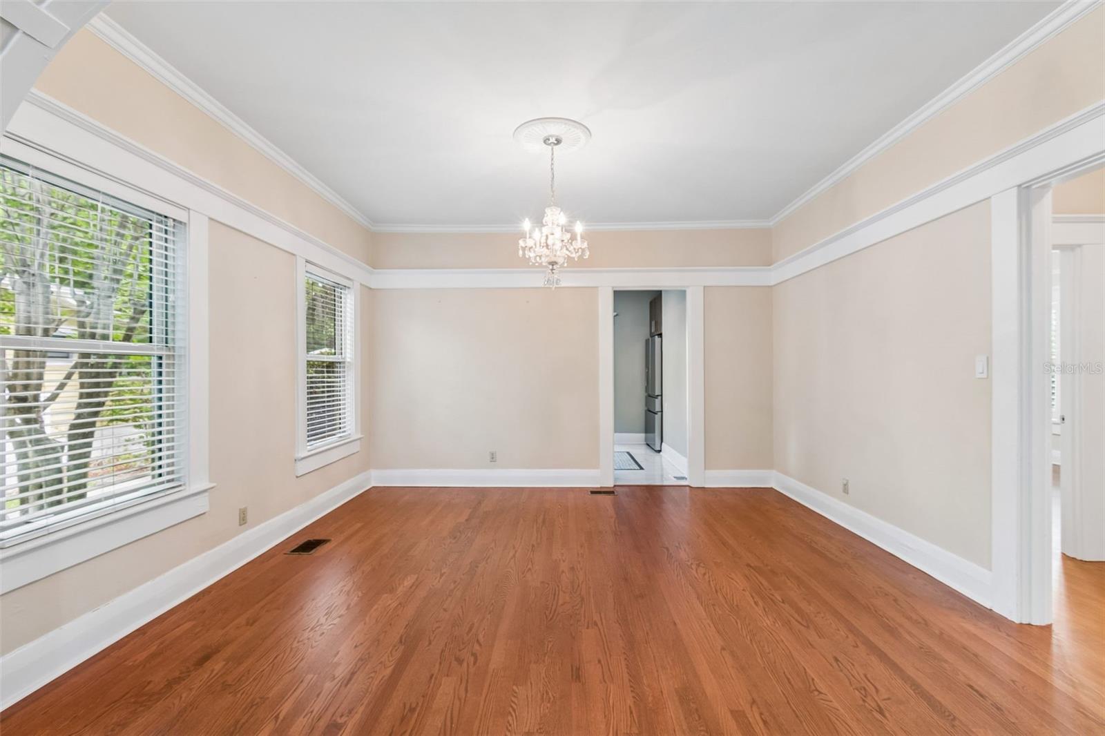 Image 14 of 57 For 1107 Horatio Street