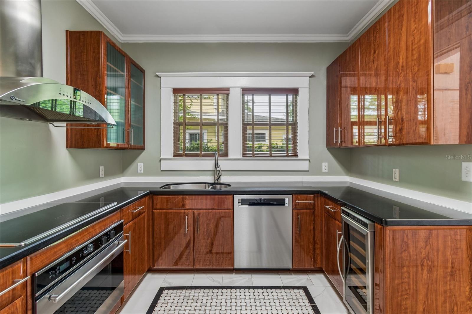 Image 17 of 57 For 1107 Horatio Street