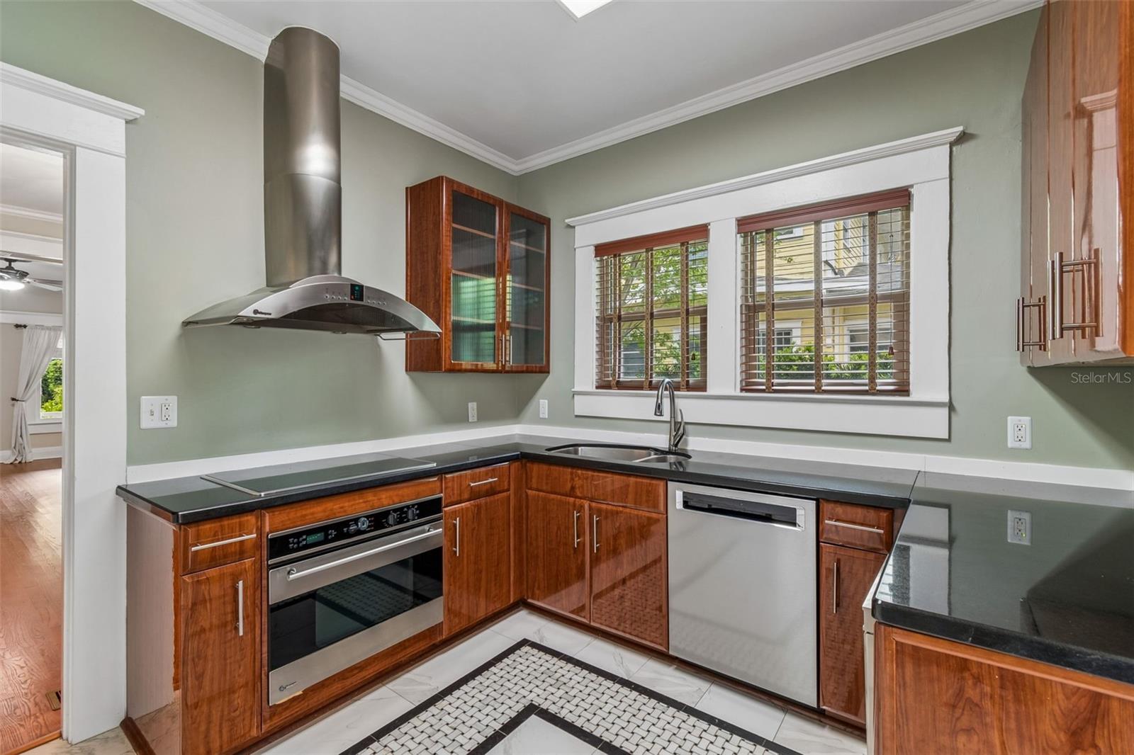 Image 19 of 57 For 1107 Horatio Street