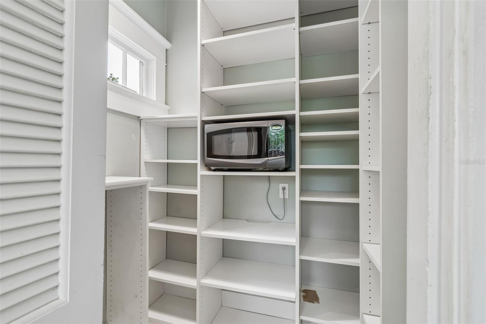 Image 20 of 57 For 1107 Horatio Street