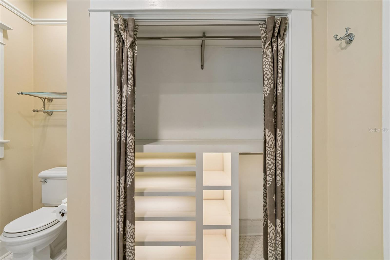 Image 31 of 57 For 1107 Horatio Street