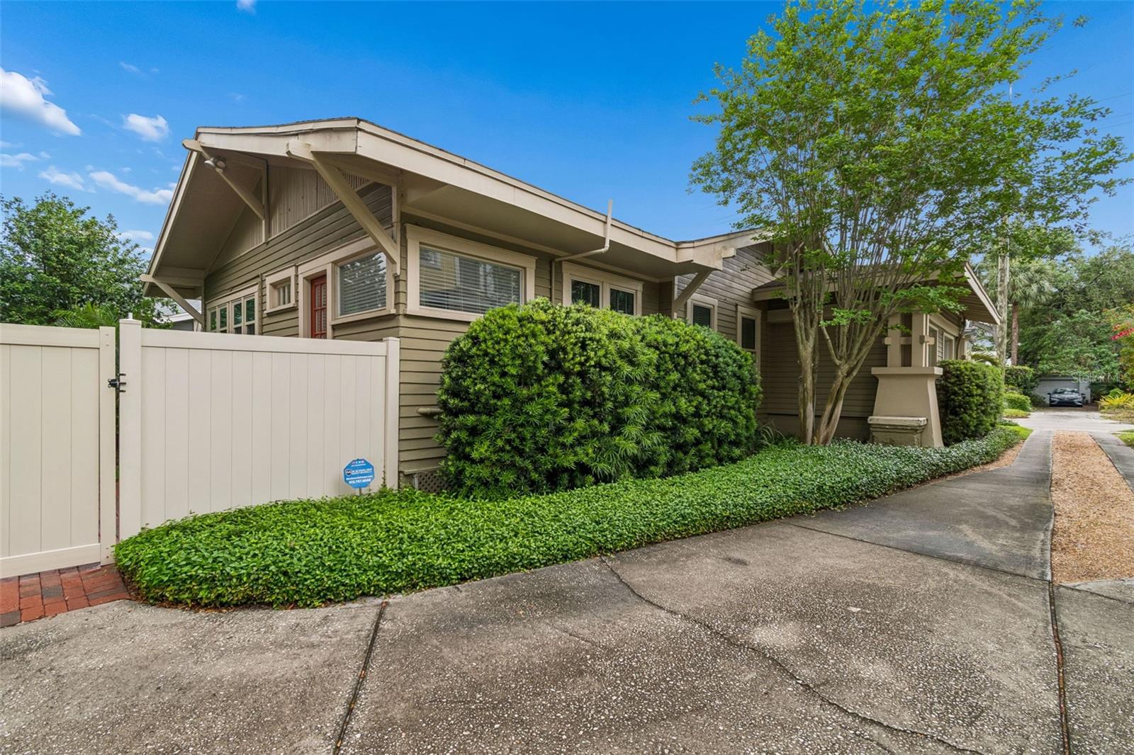 Image 40 of 57 For 1107 Horatio Street