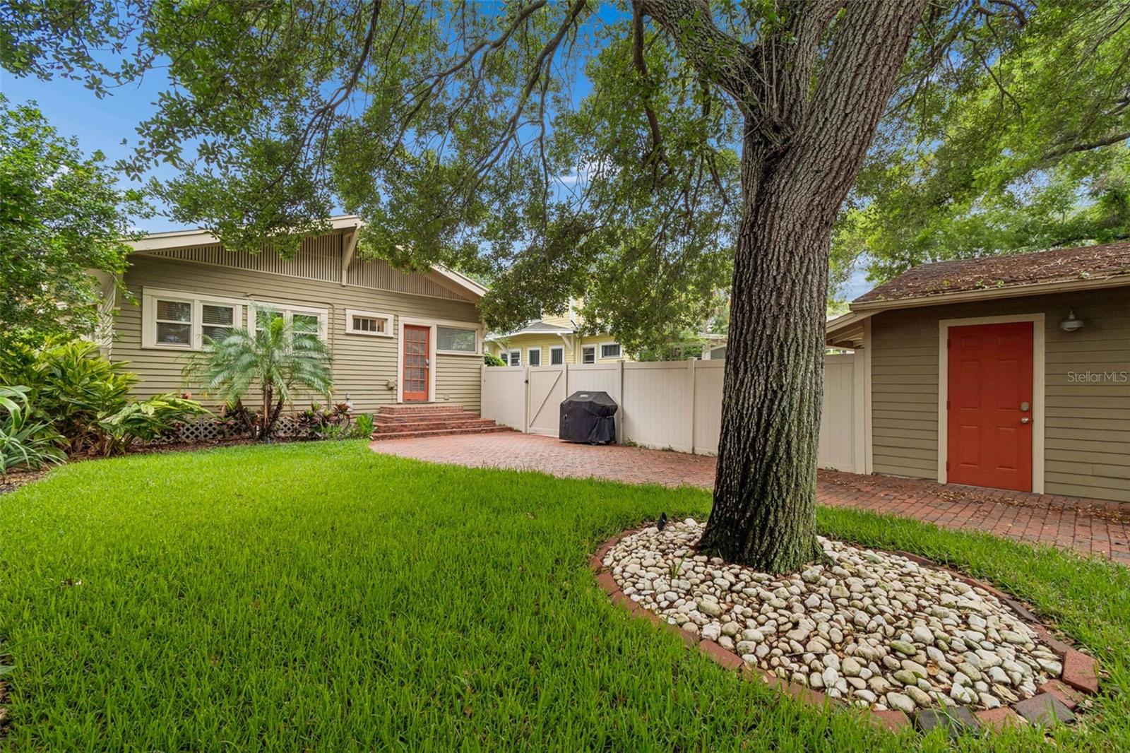 Image 46 of 57 For 1107 Horatio Street