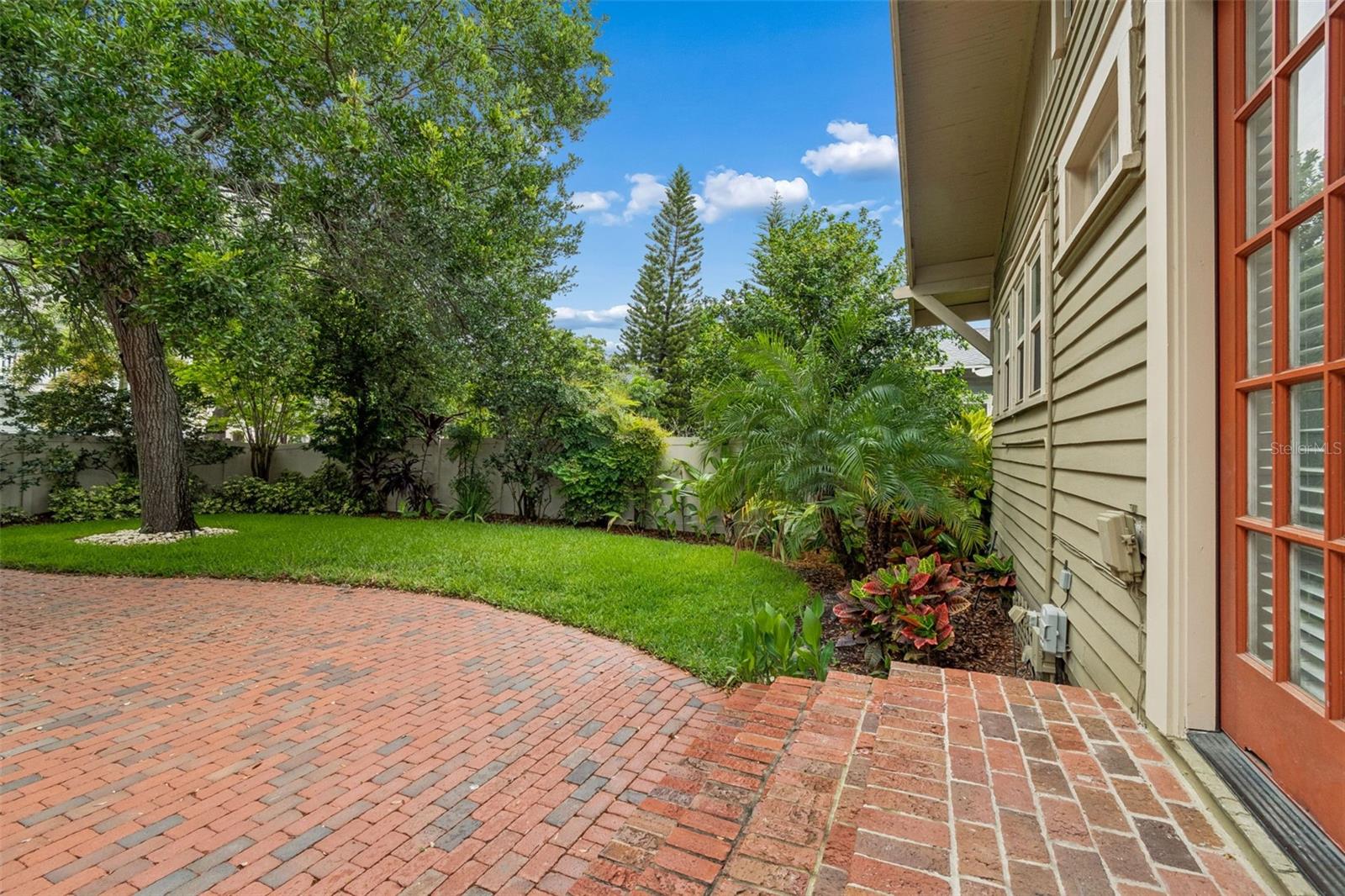 Image 49 of 57 For 1107 Horatio Street