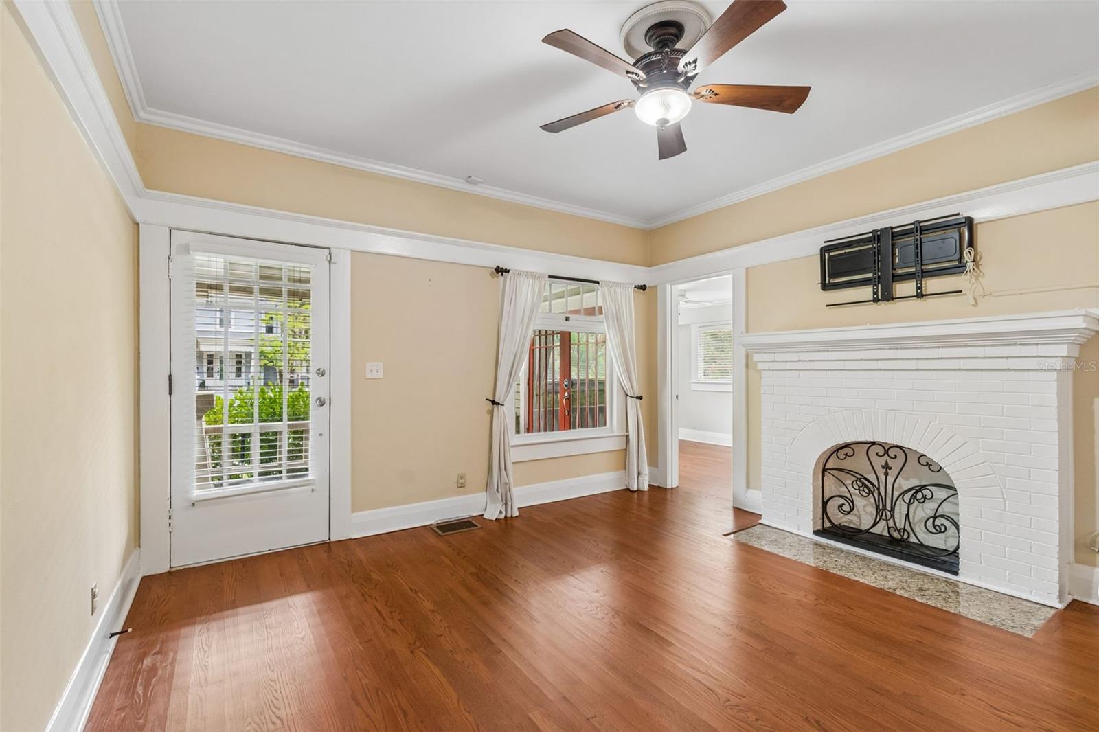 Image 8 of 57 For 1107 Horatio Street