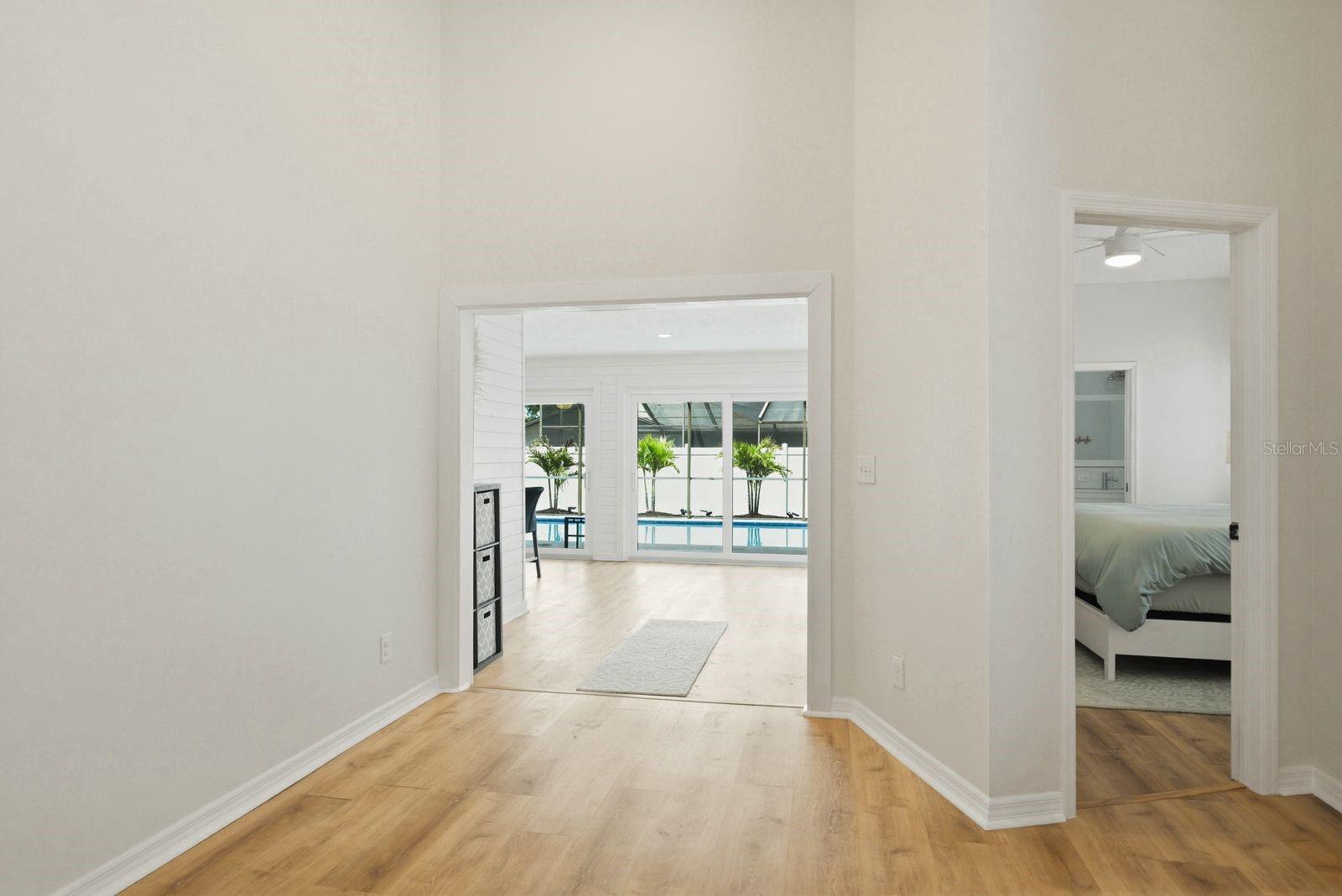 Listing photo id 10 for 1011 Ridge Drive