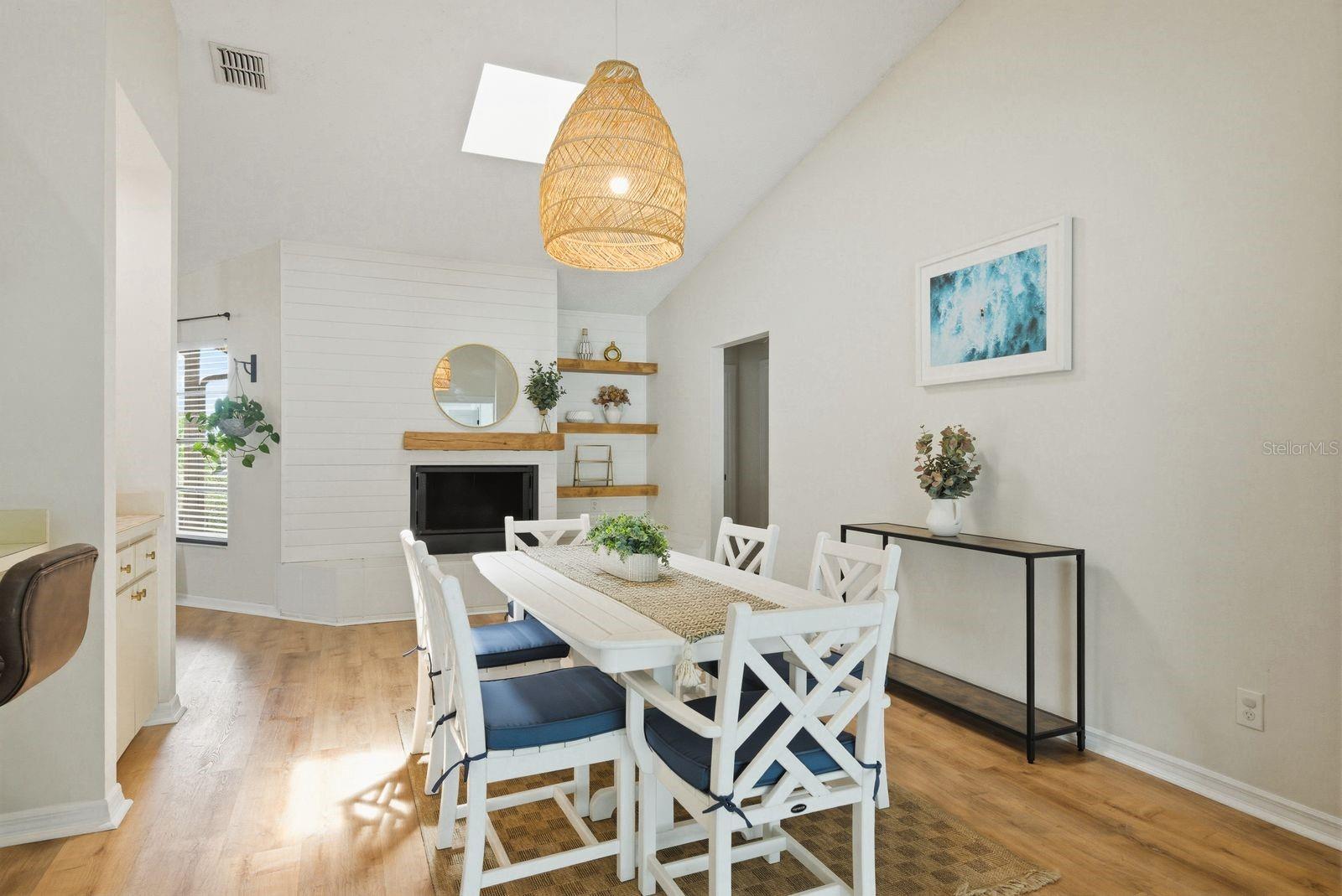 Listing photo id 13 for 1011 Ridge Drive