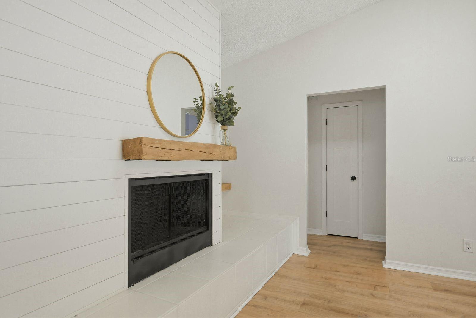 Listing photo id 14 for 1011 Ridge Drive