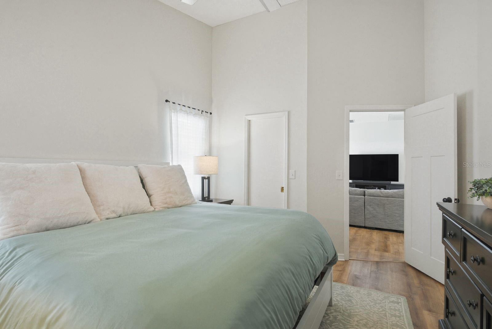 Listing photo id 23 for 1011 Ridge Drive