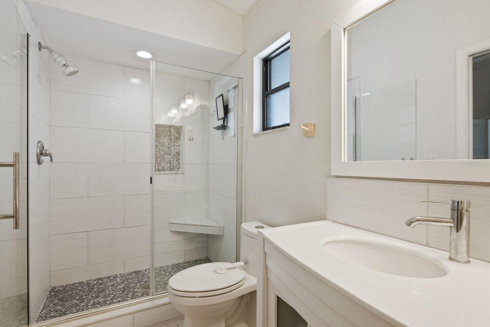 Listing photo id 25 for 1011 Ridge Drive