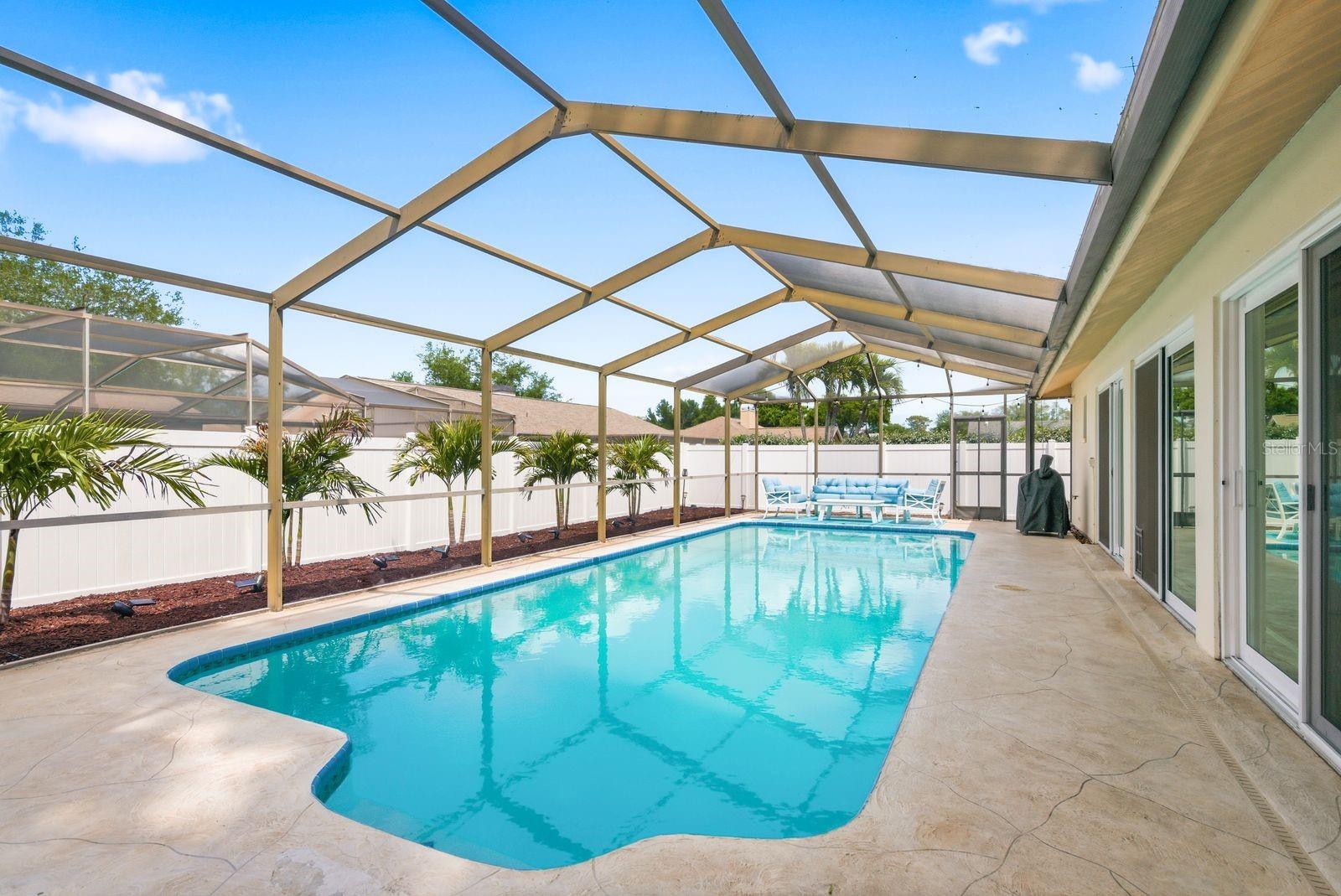 Listing photo id 34 for 1011 Ridge Drive