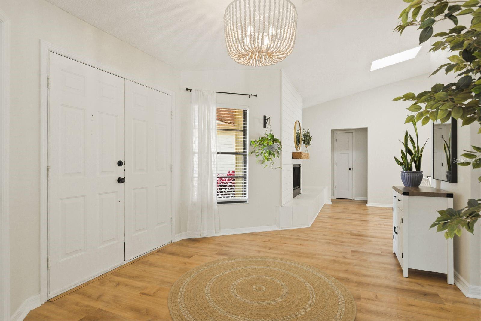 Listing photo id 4 for 1011 Ridge Drive