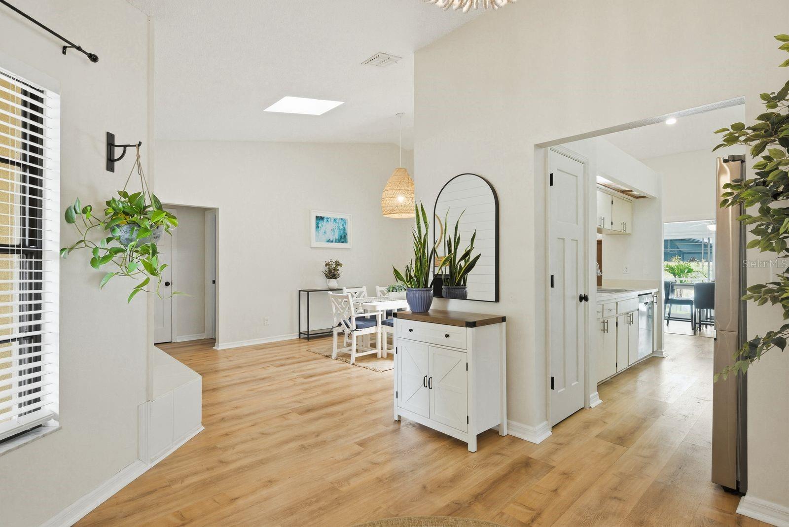 Listing photo id 6 for 1011 Ridge Drive