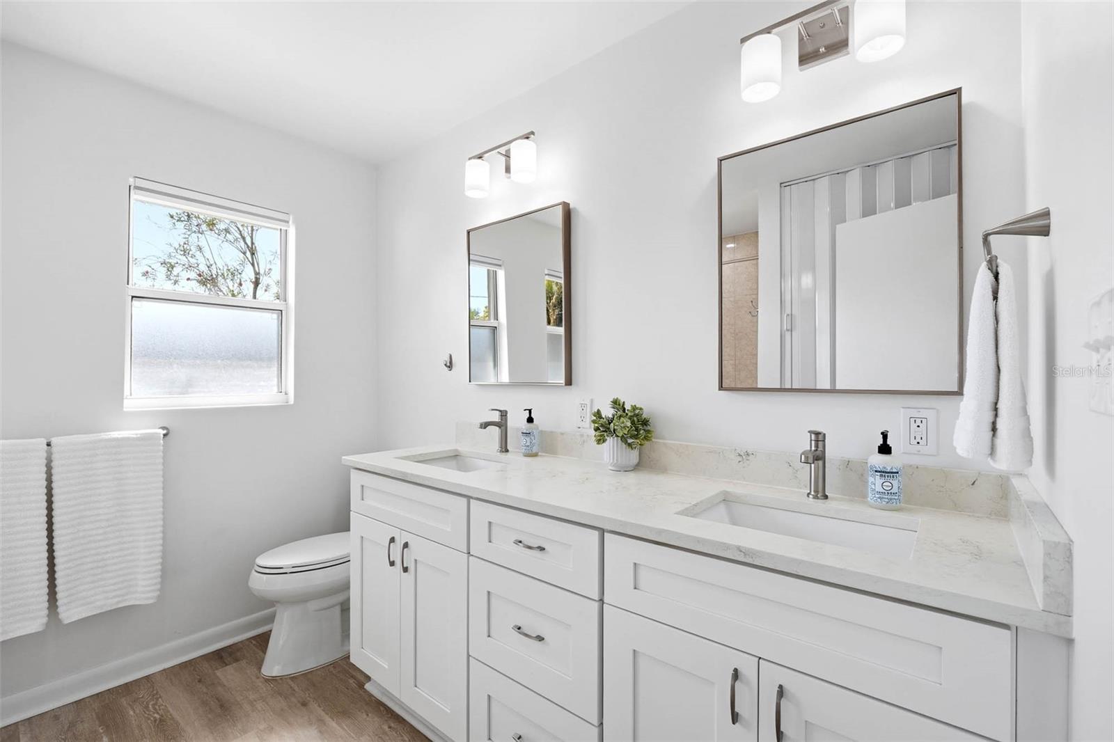 Image 15 of 53 For 1218 Taylor Ave