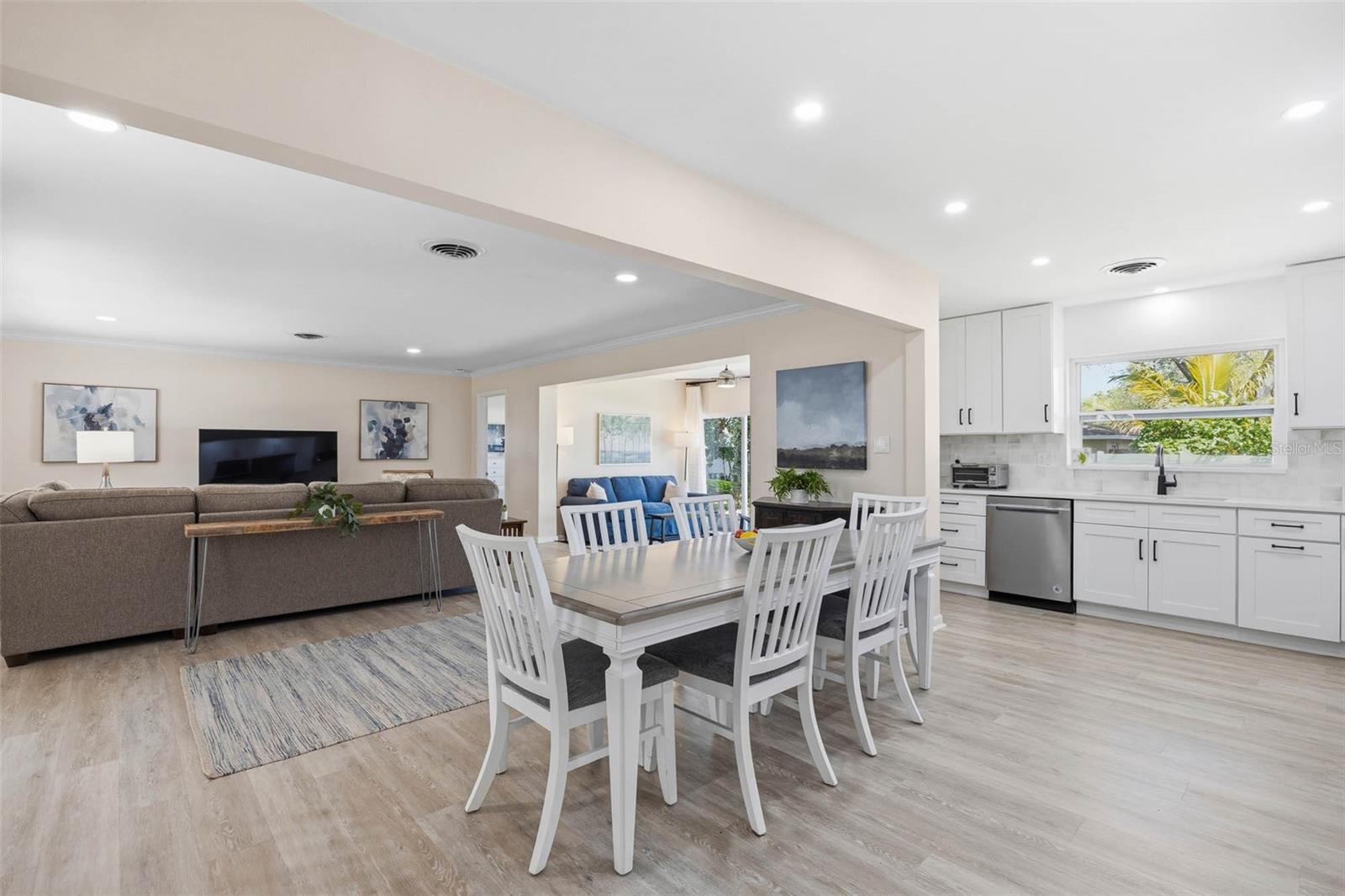 Image 38 of 53 For 1218 Taylor Ave