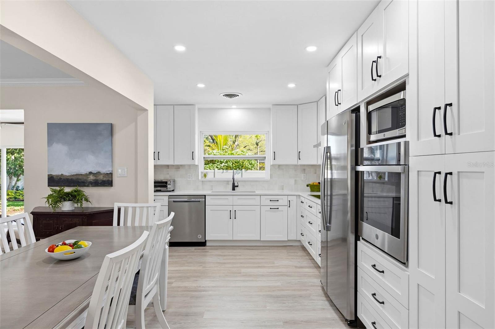 Image 4 of 53 For 1218 Taylor Ave