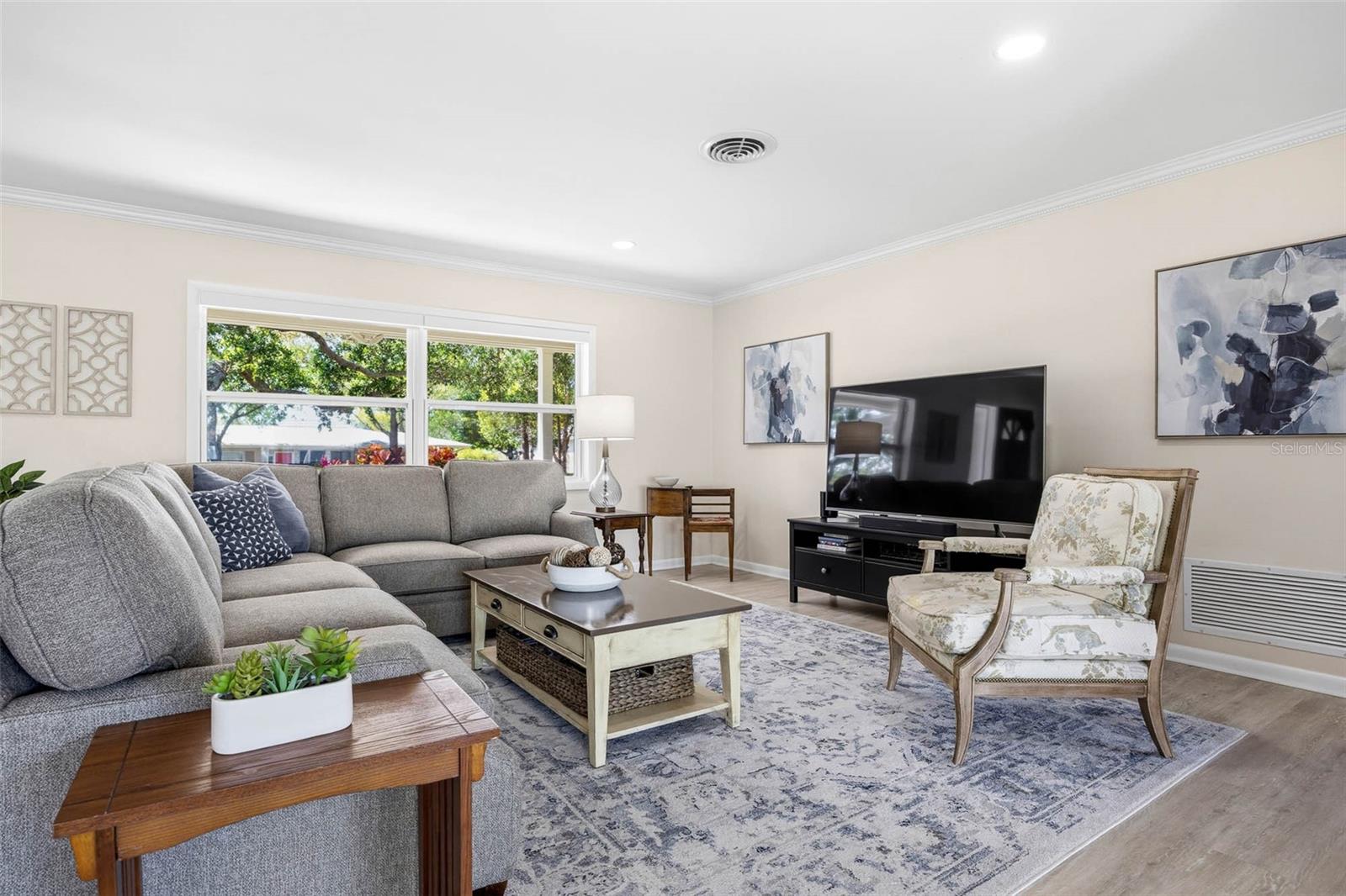 Image 8 of 53 For 1218 Taylor Ave