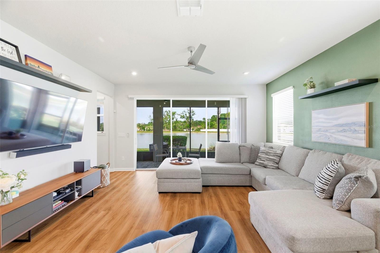 Listing photo id 16 for 4327 Cloud Hopper Way