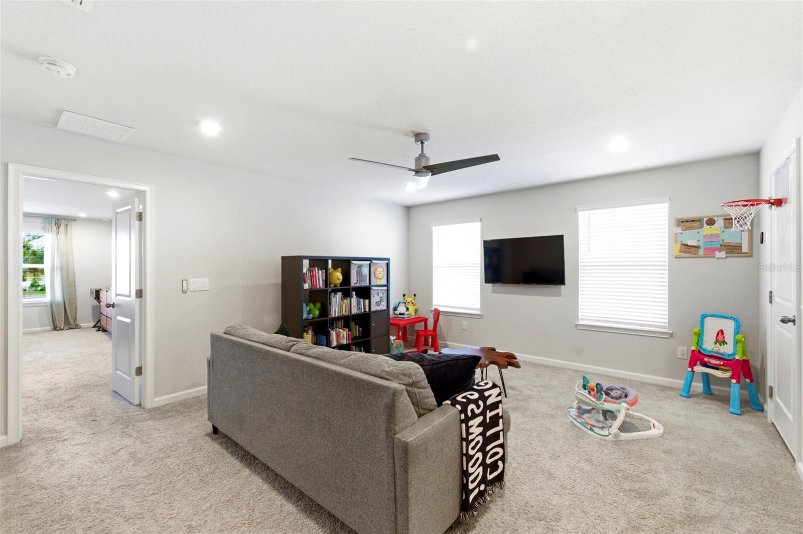 Listing photo id 21 for 4327 Cloud Hopper Way