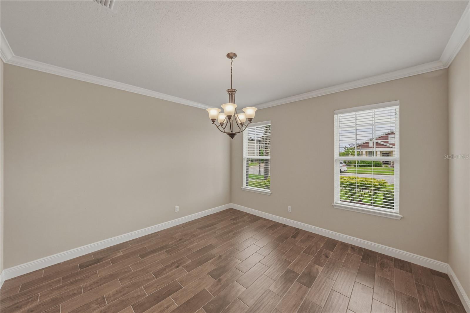 Listing photo id 10 for 19099 Long Lake Ranch Boulevard