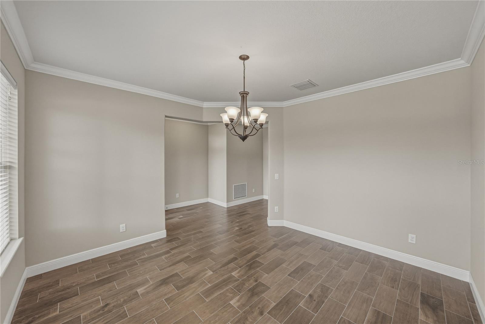 Listing photo id 11 for 19099 Long Lake Ranch Boulevard