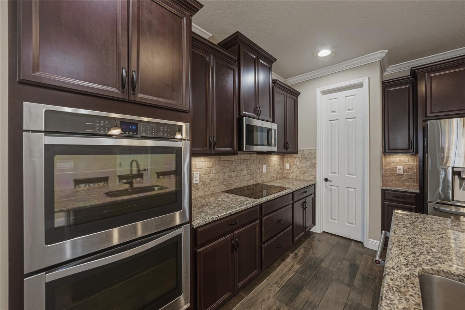 Listing photo id 13 for 19099 Long Lake Ranch Boulevard