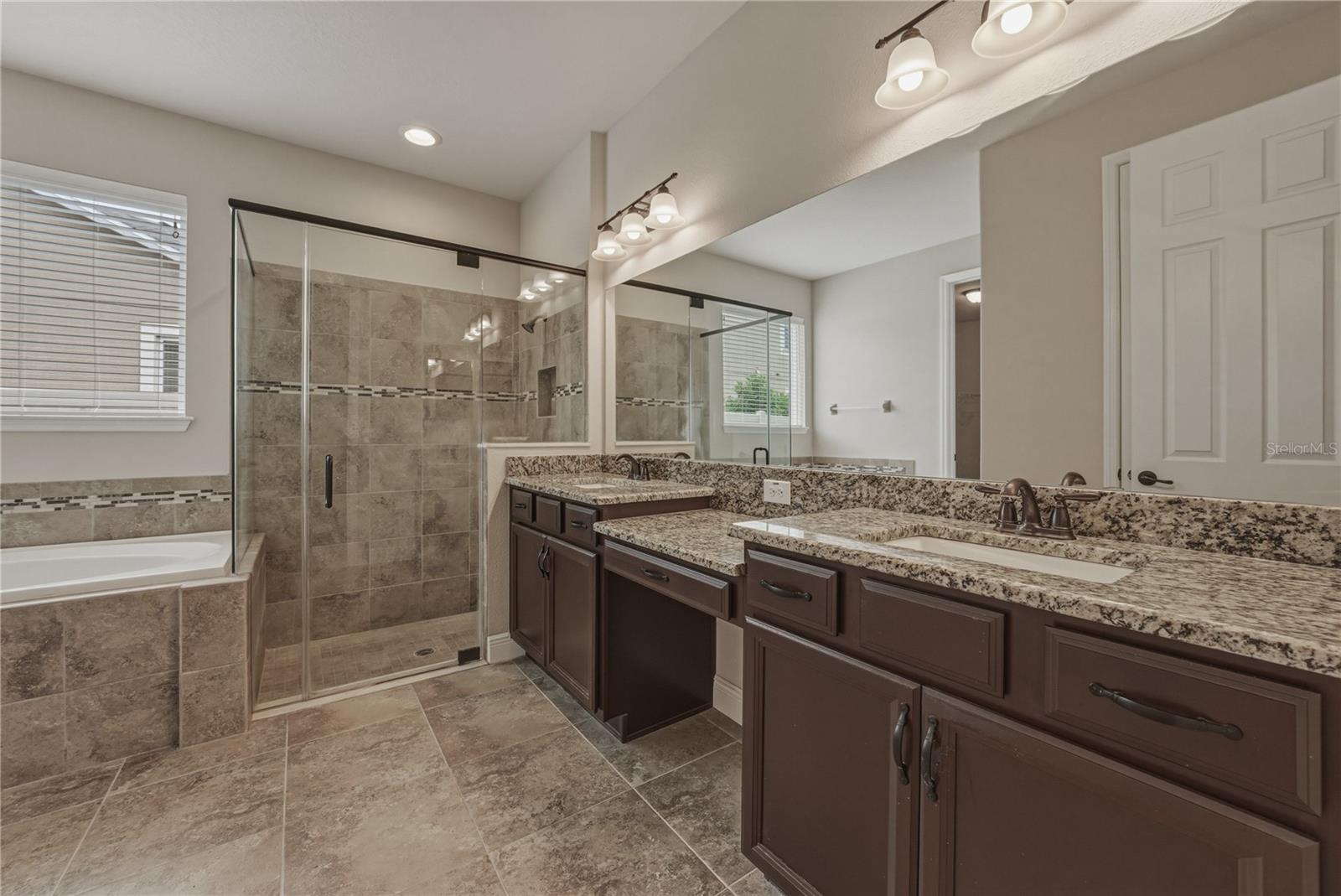 Listing photo id 24 for 19099 Long Lake Ranch Boulevard