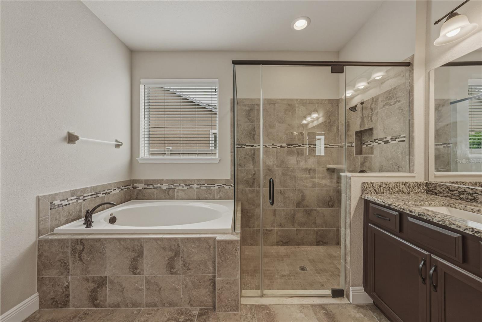 Listing photo id 25 for 19099 Long Lake Ranch Boulevard