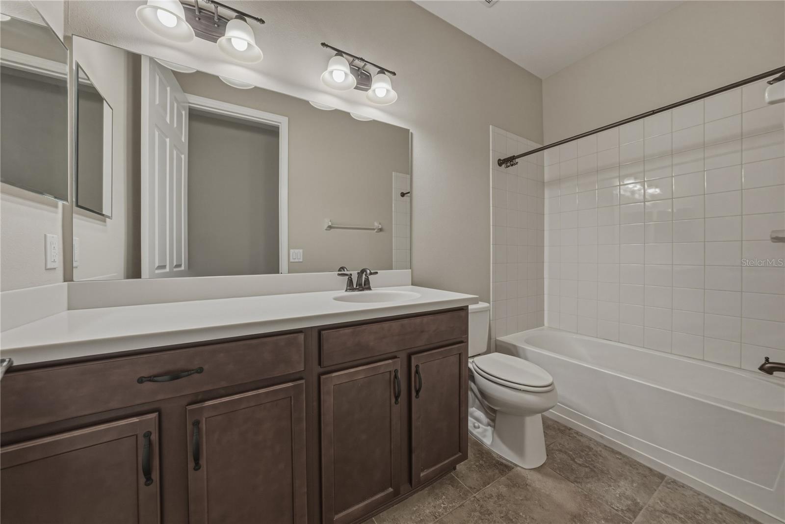 Listing photo id 31 for 19099 Long Lake Ranch Boulevard