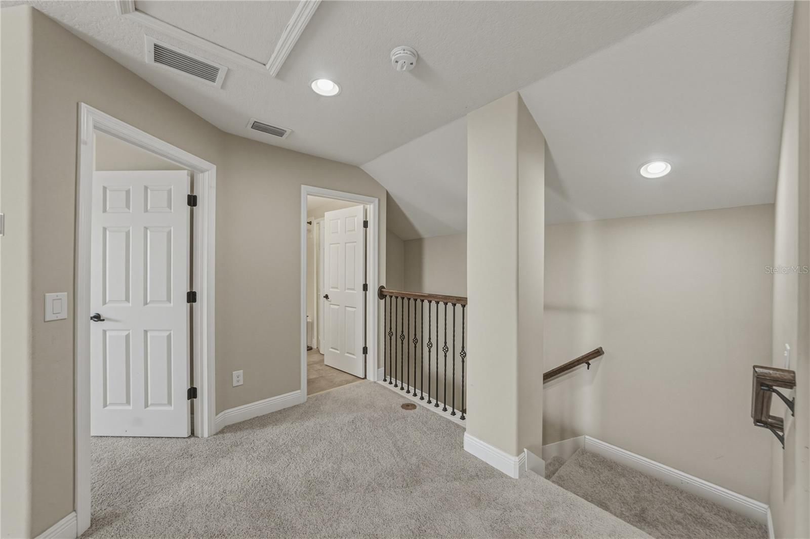 Listing photo id 35 for 19099 Long Lake Ranch Boulevard