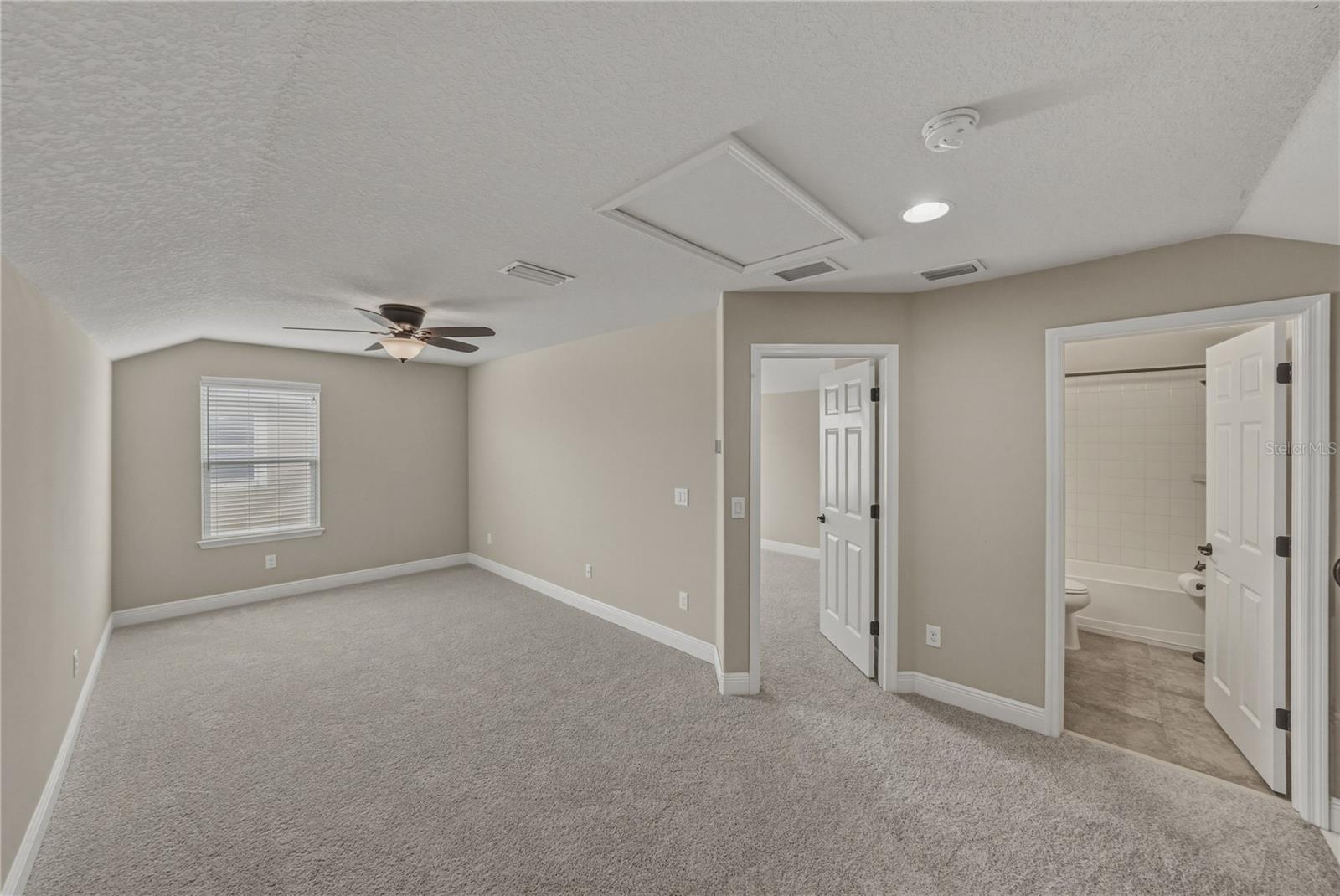 Listing photo id 36 for 19099 Long Lake Ranch Boulevard