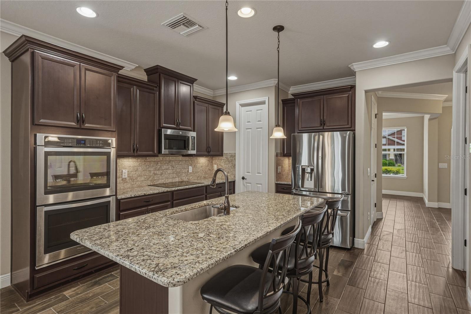 Listing photo id 3 for 19099 Long Lake Ranch Boulevard