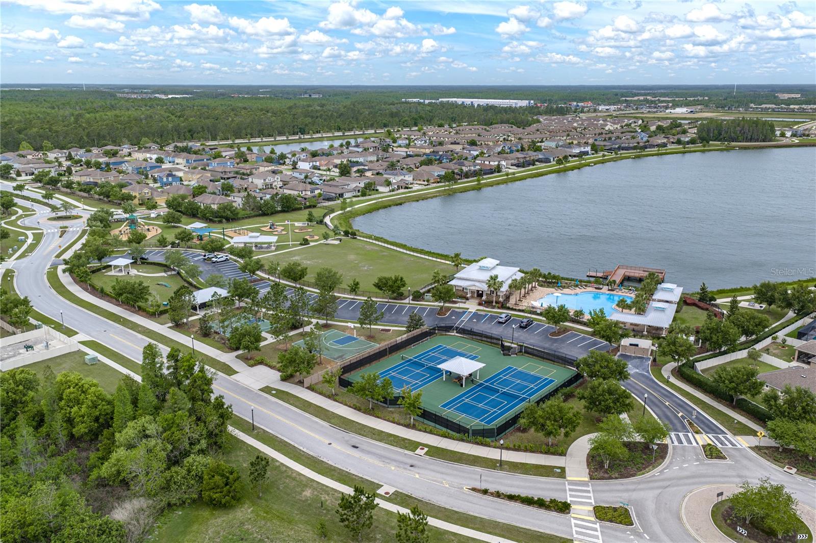 Listing photo id 61 for 19099 Long Lake Ranch Boulevard