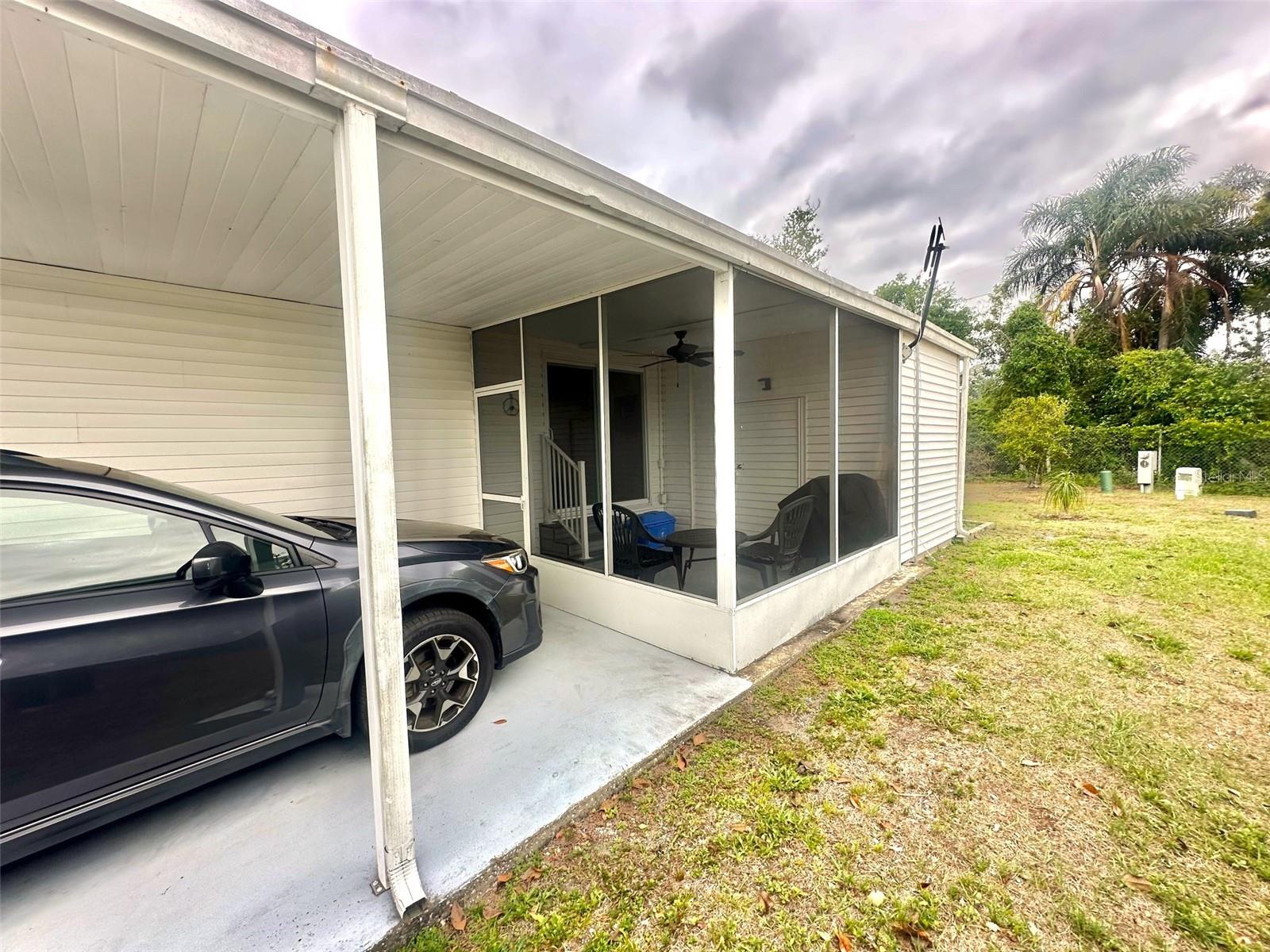 Listing photo id 9 for 9790 66th Street N 362