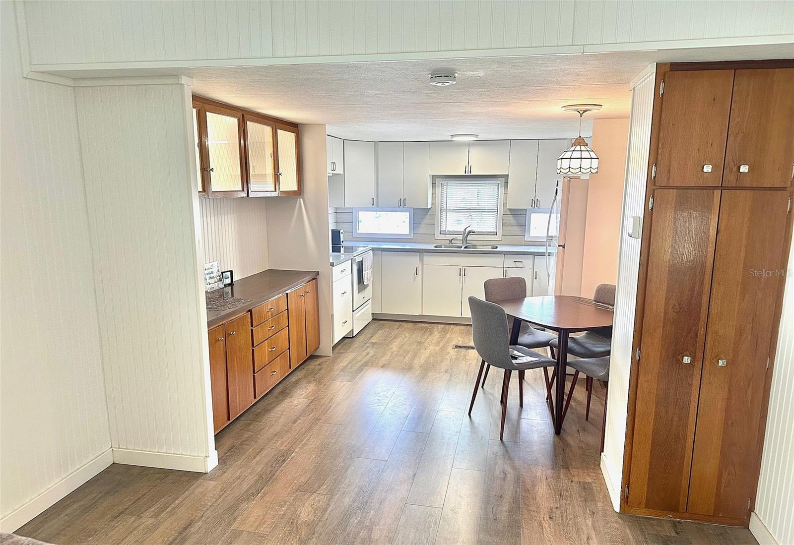 Listing photo id 1 for 9790 66th Street N 362