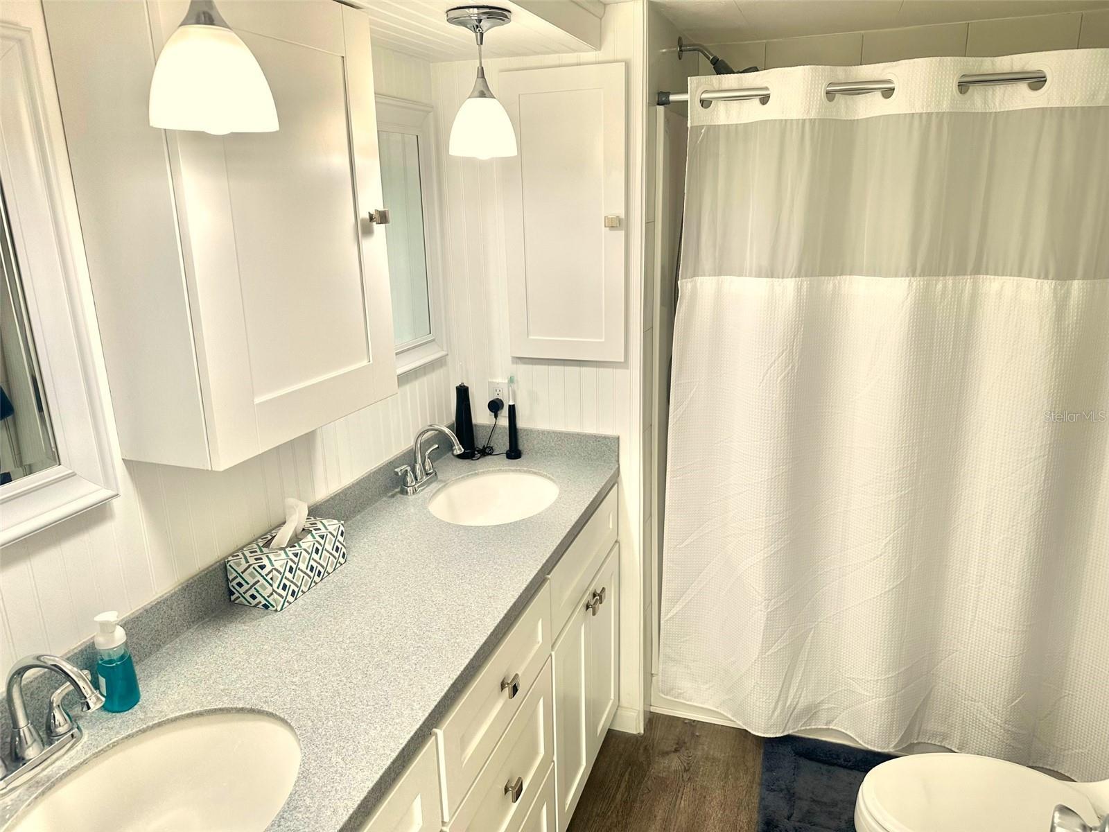 Listing photo id 4 for 9790 66th Street N 362