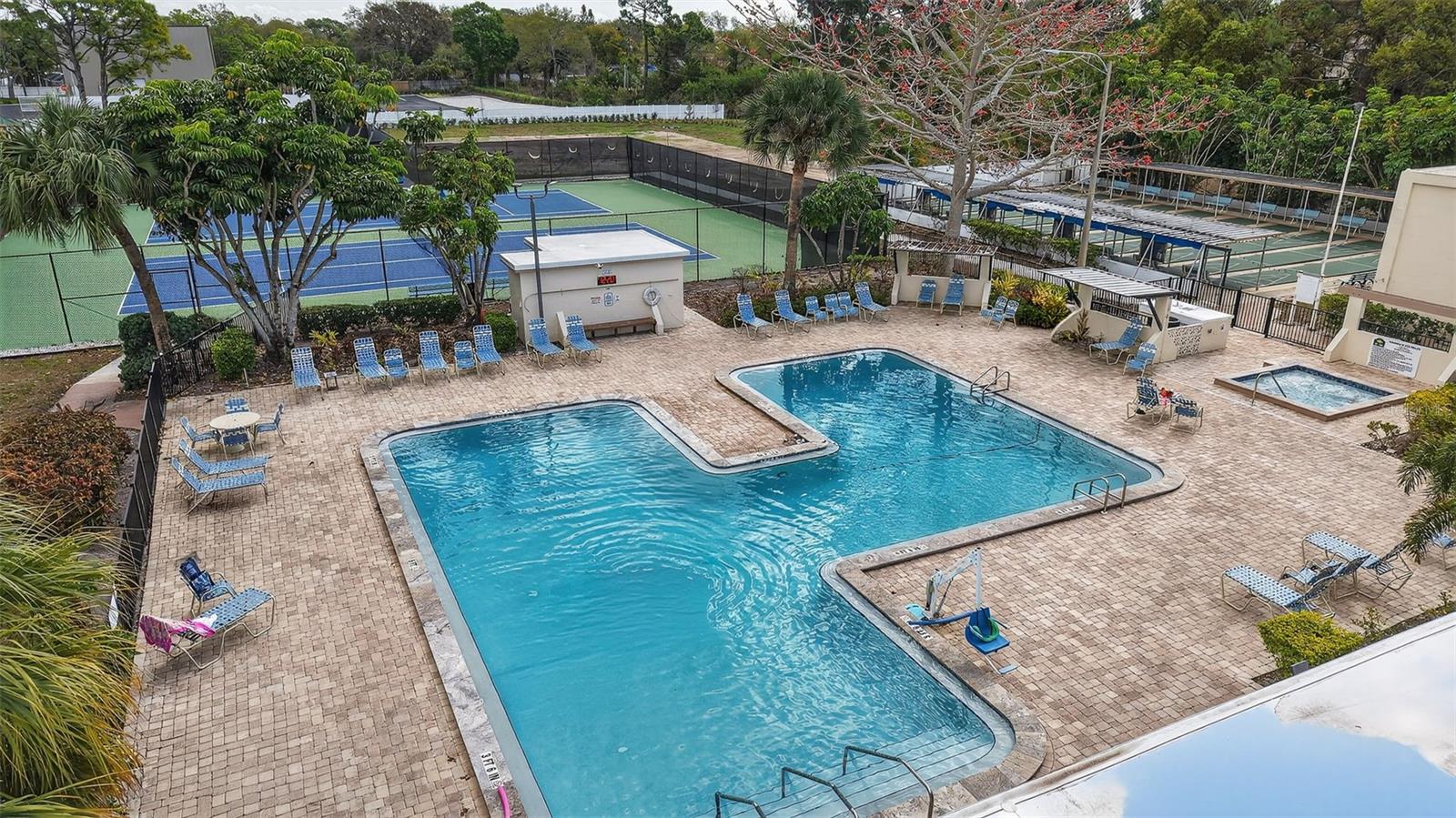 Image 17 of 26 For 6190 80th Street N 410