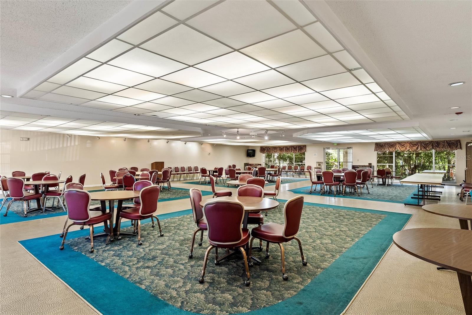 Image 20 of 26 For 6190 80th Street N 410