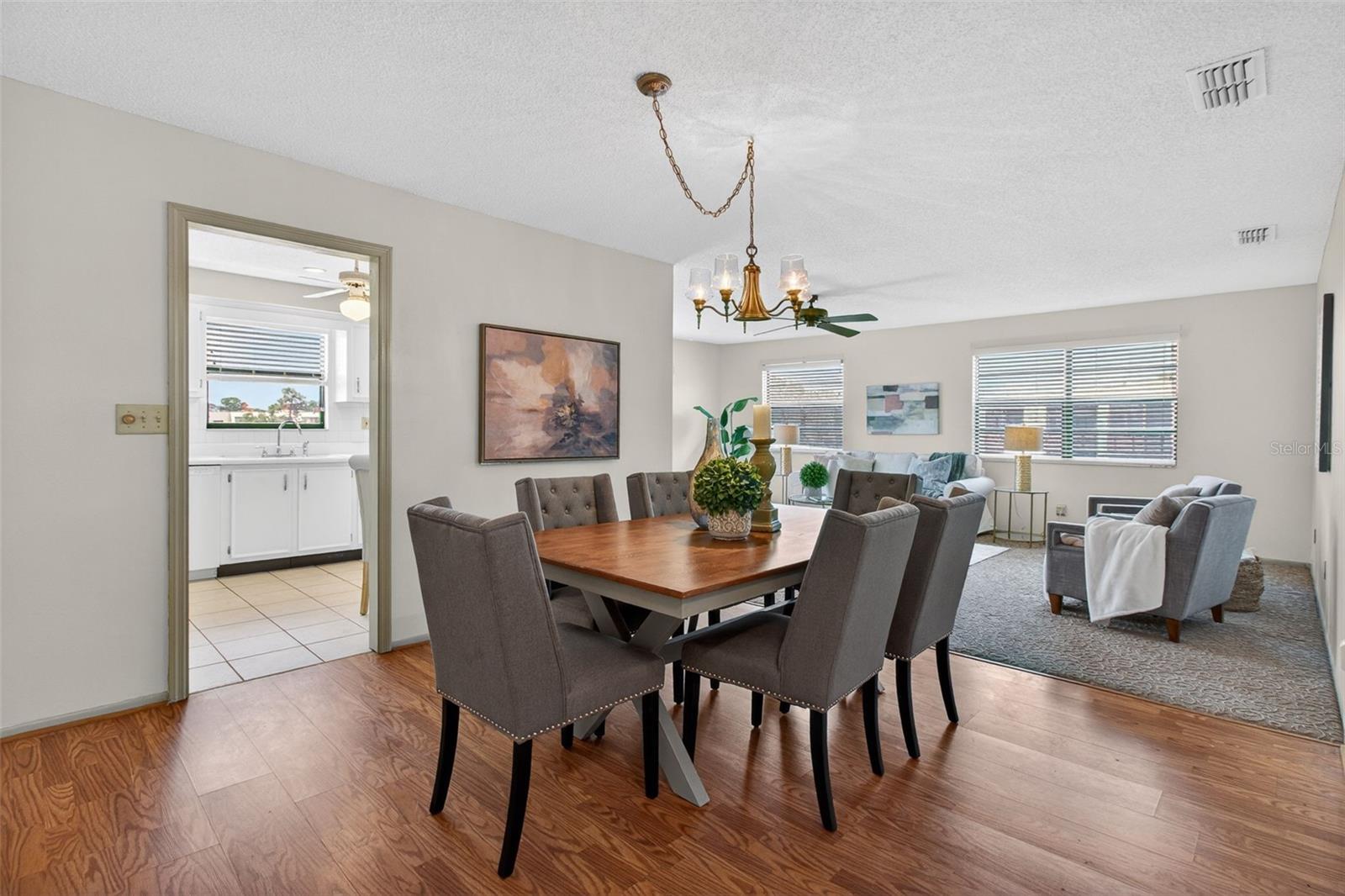 Image 4 of 26 For 6190 80th Street N 410