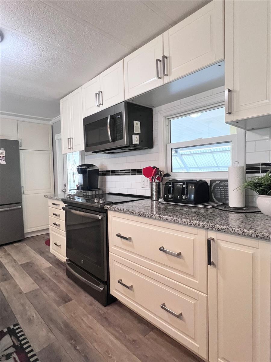 Image 19 of 84 For 1100 Belcher Road S 416