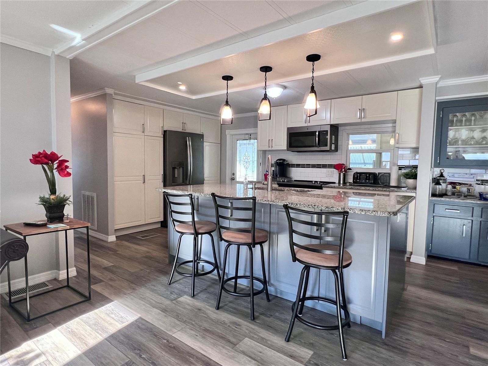 Image 2 of 84 For 1100 Belcher Road S 416