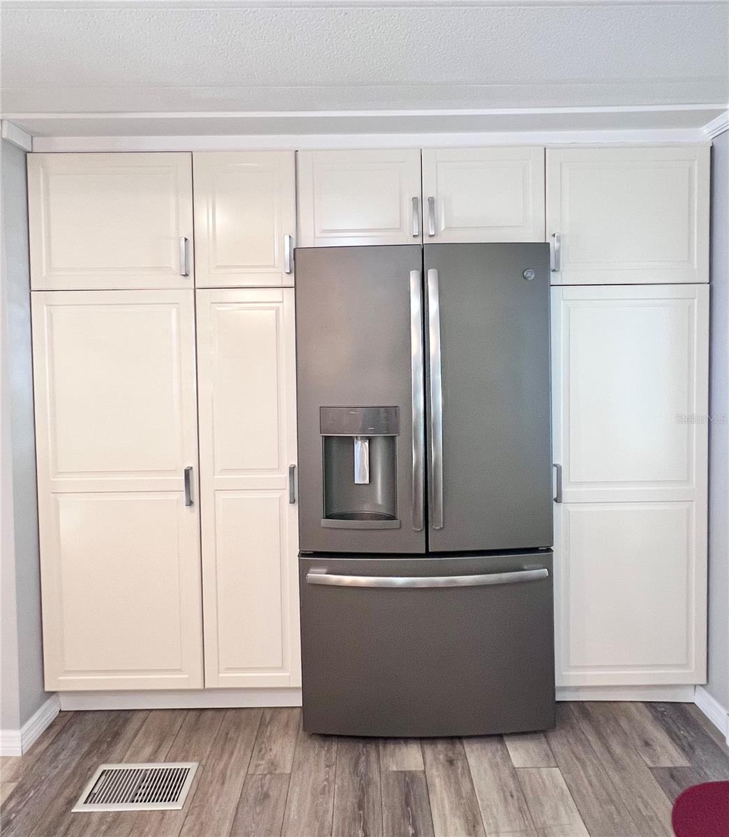 Image 20 of 84 For 1100 Belcher Road S 416