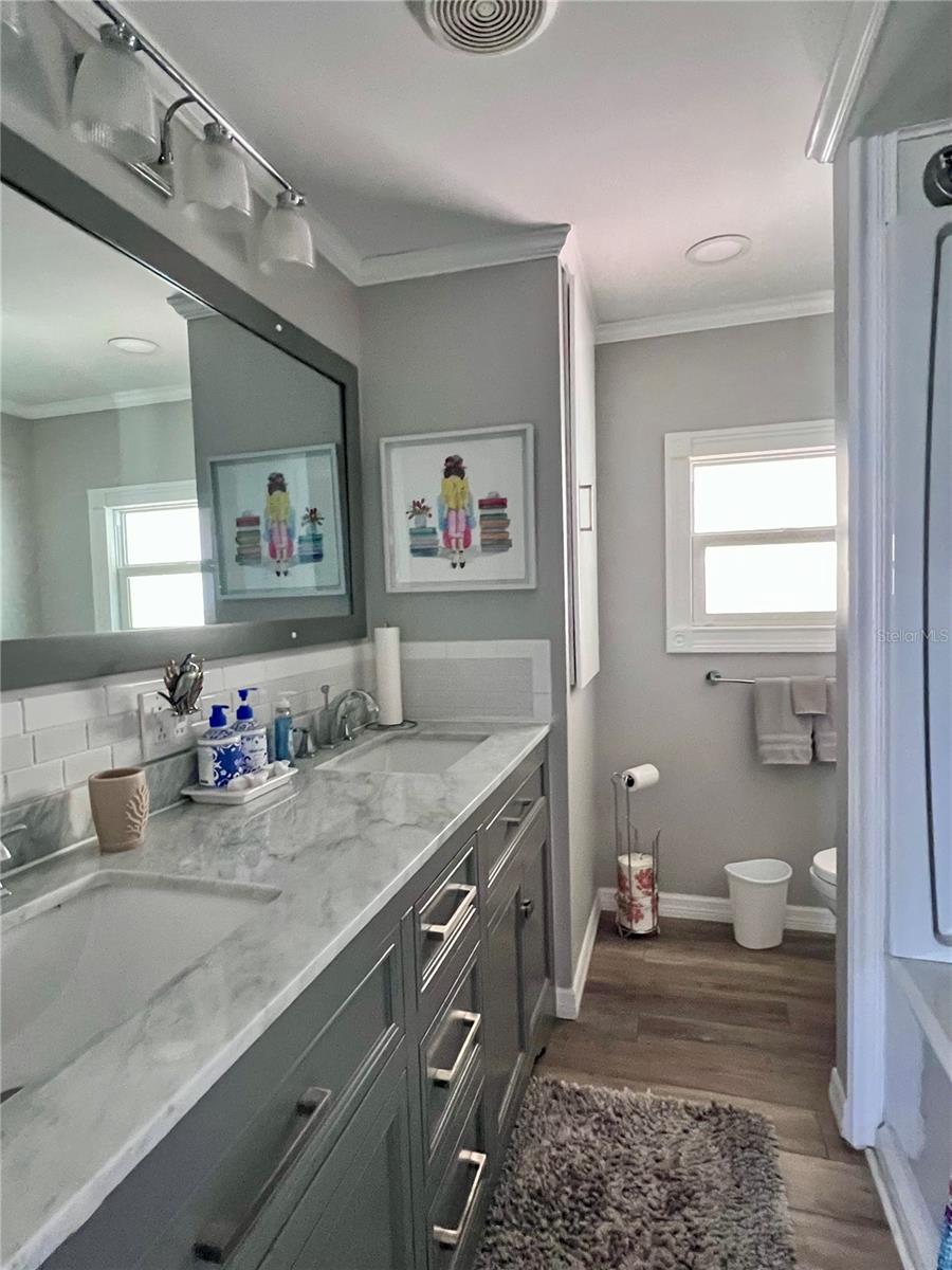 Image 27 of 84 For 1100 Belcher Road S 416