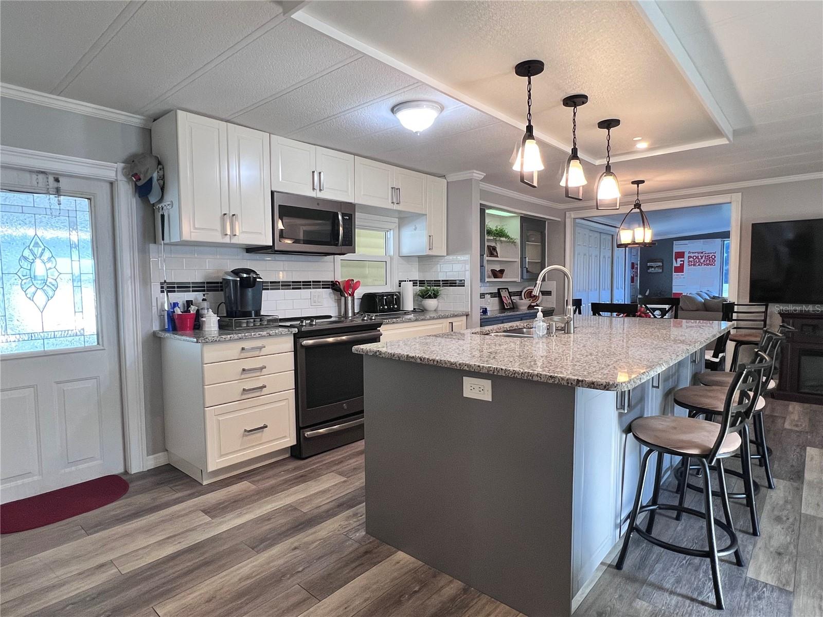 Image 8 of 84 For 1100 Belcher Road S 416